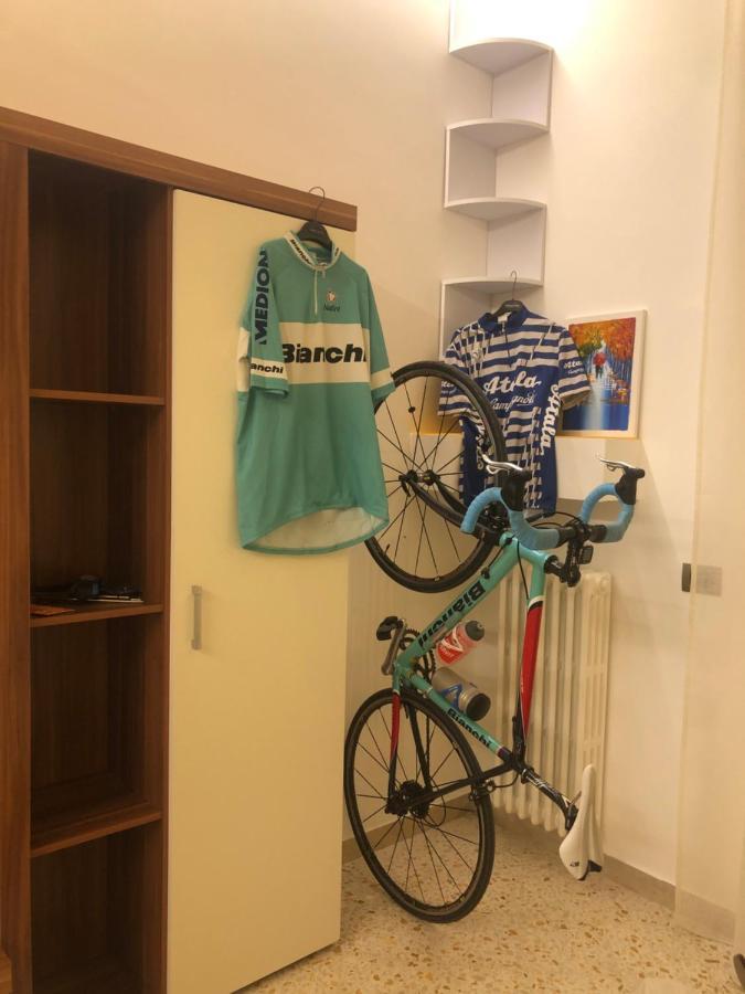 Primopiano Holiday House Salerno Luaran gambar